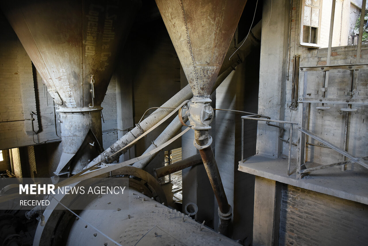 افزایش قیمت سیمان ربطی به قطع برق ندارد