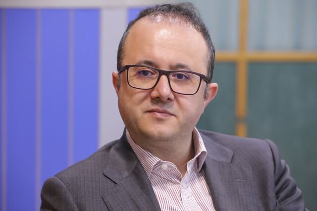 ساعت معاملات بورس فعلاً تغییر نمی‌کند