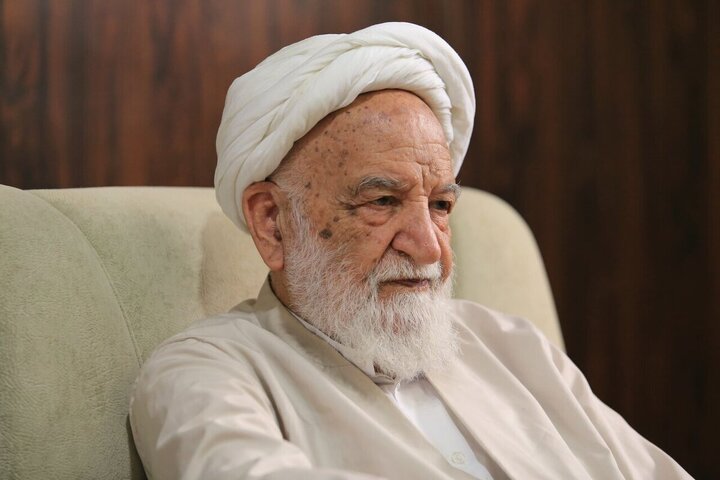 طعنه آیت الله مسعودی خمینی به تندروها/ چرا مدام کنار نشسته‌اید و  می‌گویید «لنگش کن»؟/ خودتان بروید و جنگ کنید