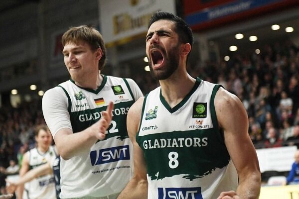 پیروزی بهنام یخچالی و هم تیمی‌هایش در نیمه نهایی لیگ بسکتبال آلمان