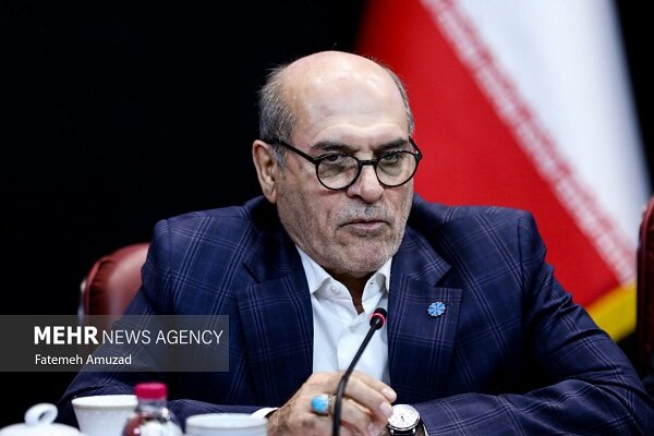 خسارت به کالاهای بدون ثبت سفارش در بندرعباس؛ رسوب ۱۴۰ هزار کانتینر