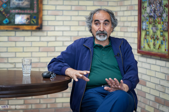 آزاد ارمکی: مذاکره با آمریکا، ظرفیت های جامعه ایرانی را برای نقش آفرینی بیشتر فعال می کند/ در زمان جنگ جهانی، ایرانیان ملت در خود و مرده نبودند