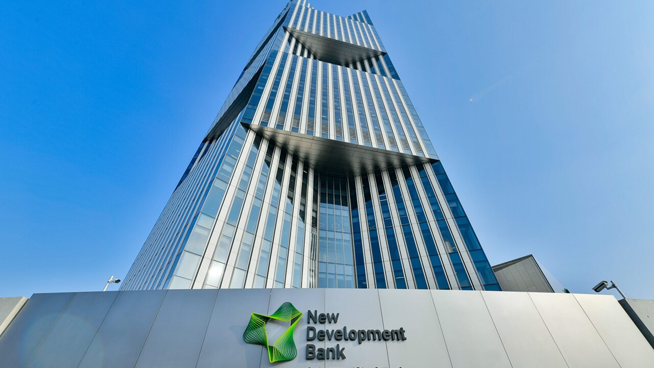 تشدید دلارزدایی در بریکس با عضویت الجزایر در «بانک توسعه جدید»